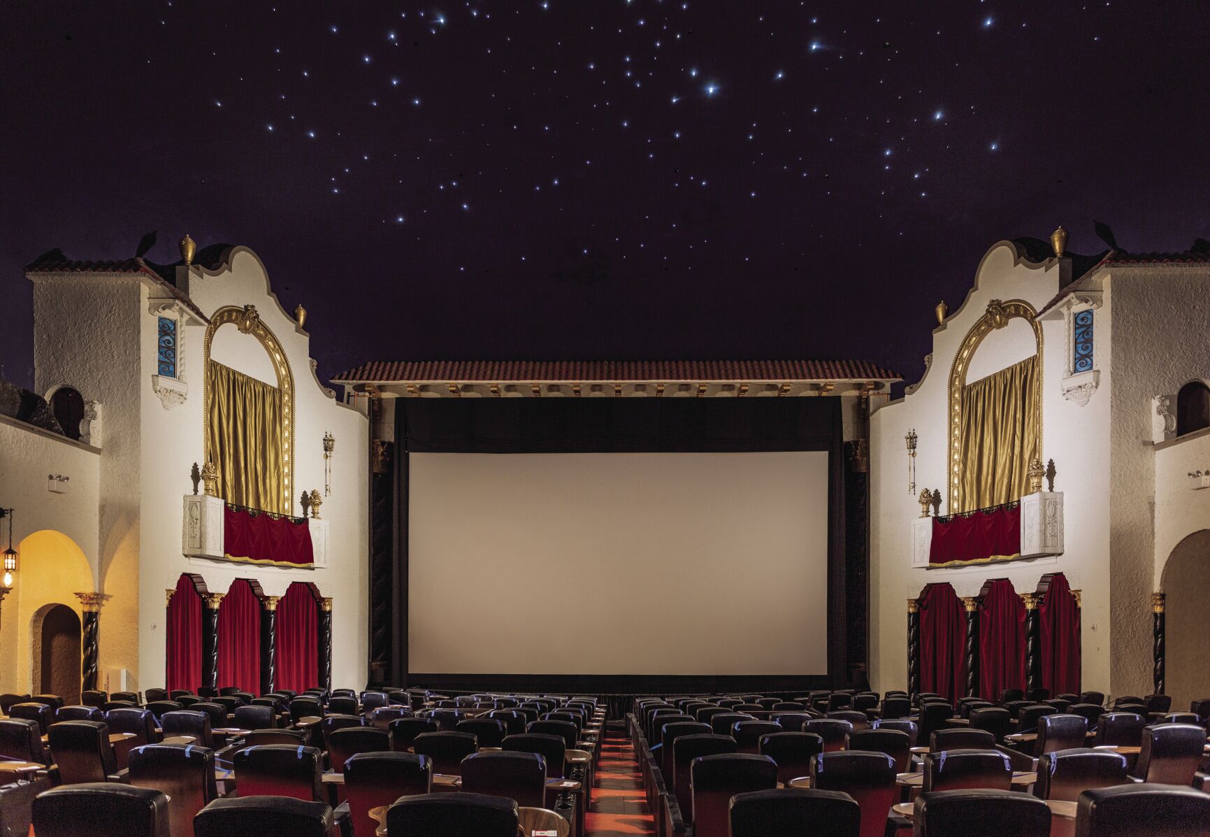 2021.01.08_Dierbeck_FE_RetroMKE_AvalonTheater-Final_2.jpg
